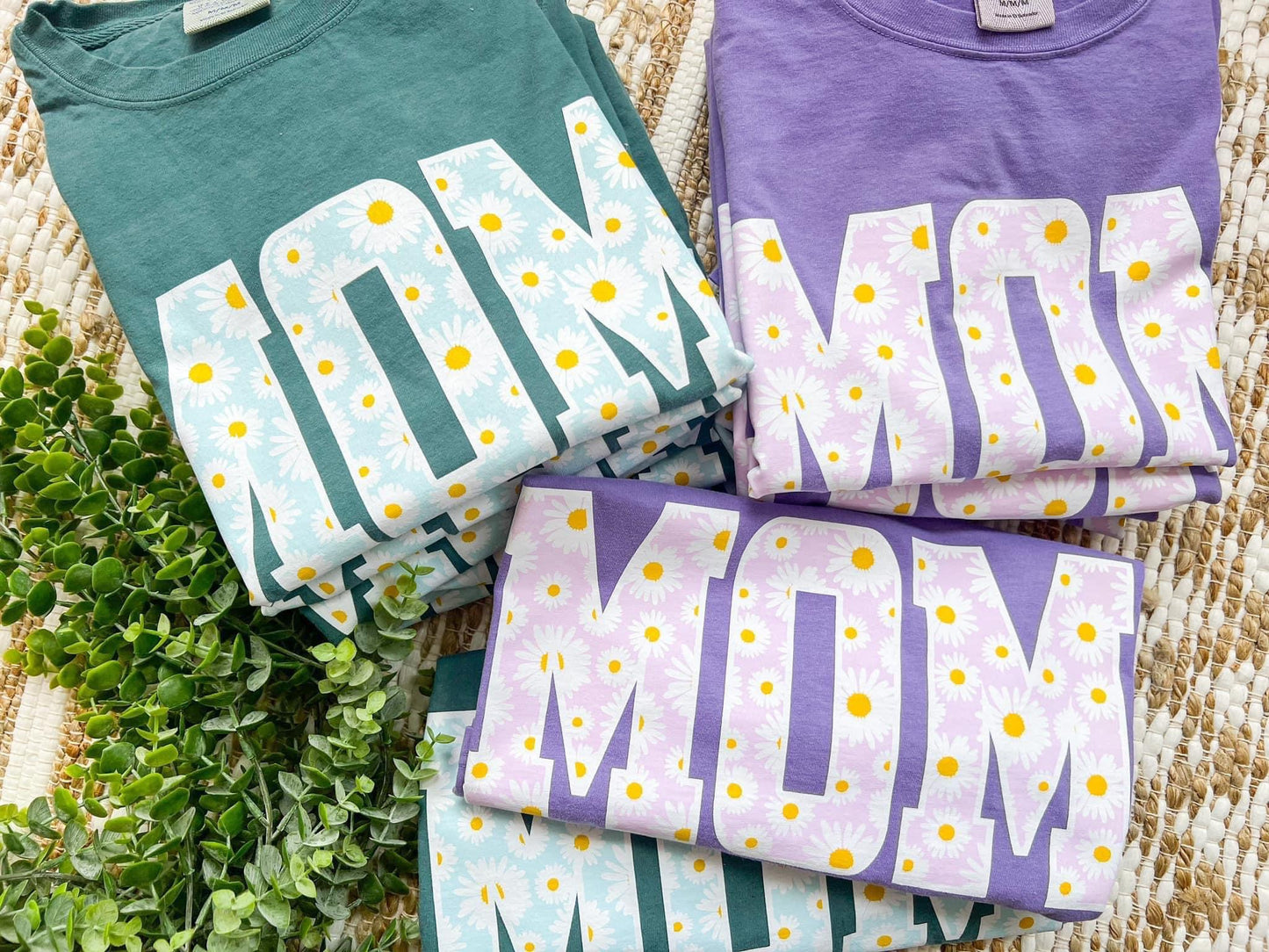 Daisy Mom Tee